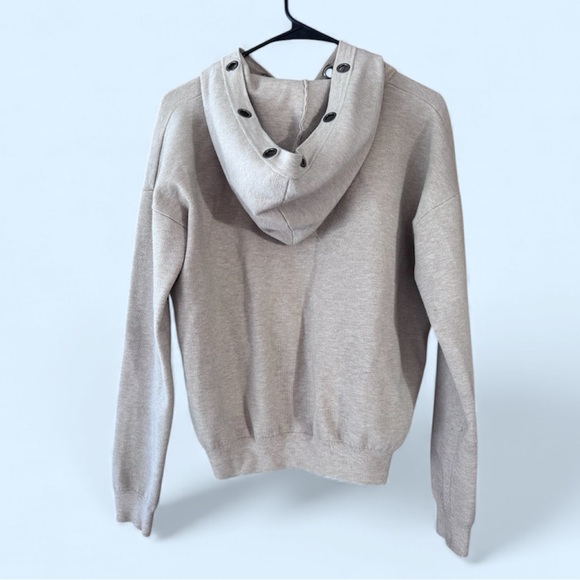 One Grey Day Grommet Hoodie Cropped Oatmeal Top Sweatshirt Women's Medium. - Picture 4 of 5